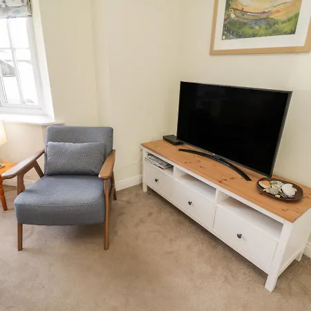 Blue Skye, 17 Talisker Walk * Filey