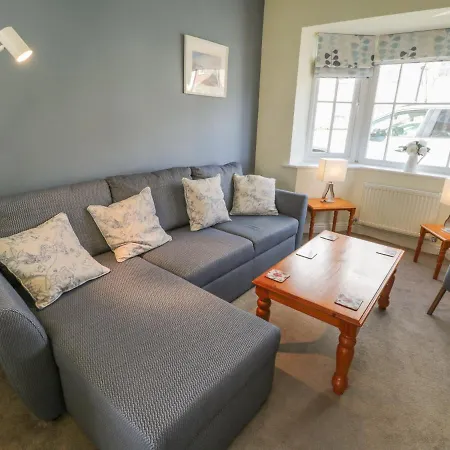 Blue Skye, 17 Talisker Walk *